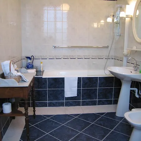 Logis De Guitres - Chambres D'hotes 4* Chassors