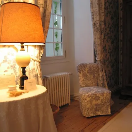 Logis De Guitres - Chambres D'hotes فندق مبيت وإفطار Chassors