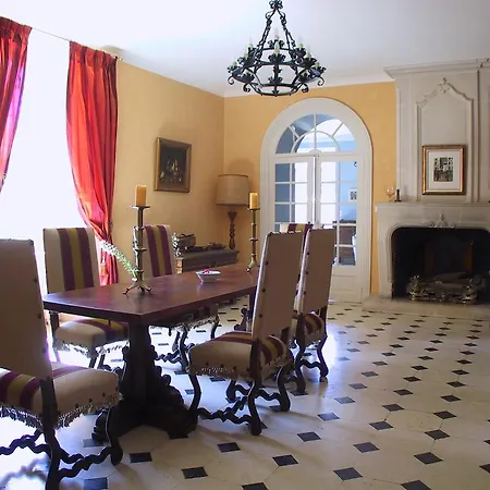 فندق مبيت وإفطار Logis De Guitres - Chambres D'hotes