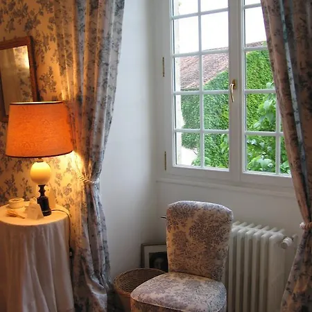 Logis De Guitres - Chambres D'hotes Chassors