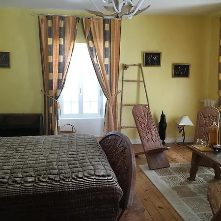 Logis De Guitres - Chambres D'hotes فندق مبيت وإفطار 4*