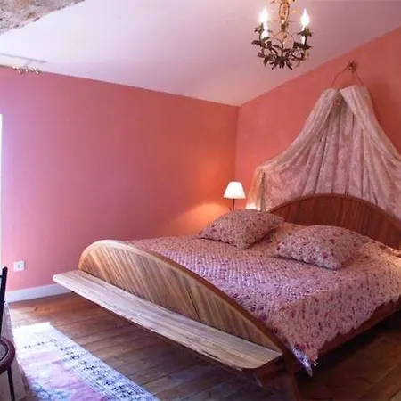 فندق مبيت وإفطار Logis De Guitres - Chambres D'hotes