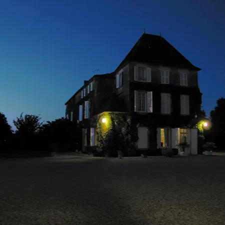 فندق مبيت وإفطار Logis De Guitres - Chambres D'hotes Chassors