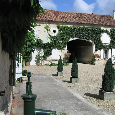 Logis De Guitres - Chambres D'hotes 4*
