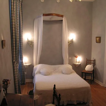 فندق مبيت وإفطار Logis De Guitres - Chambres D'hotes